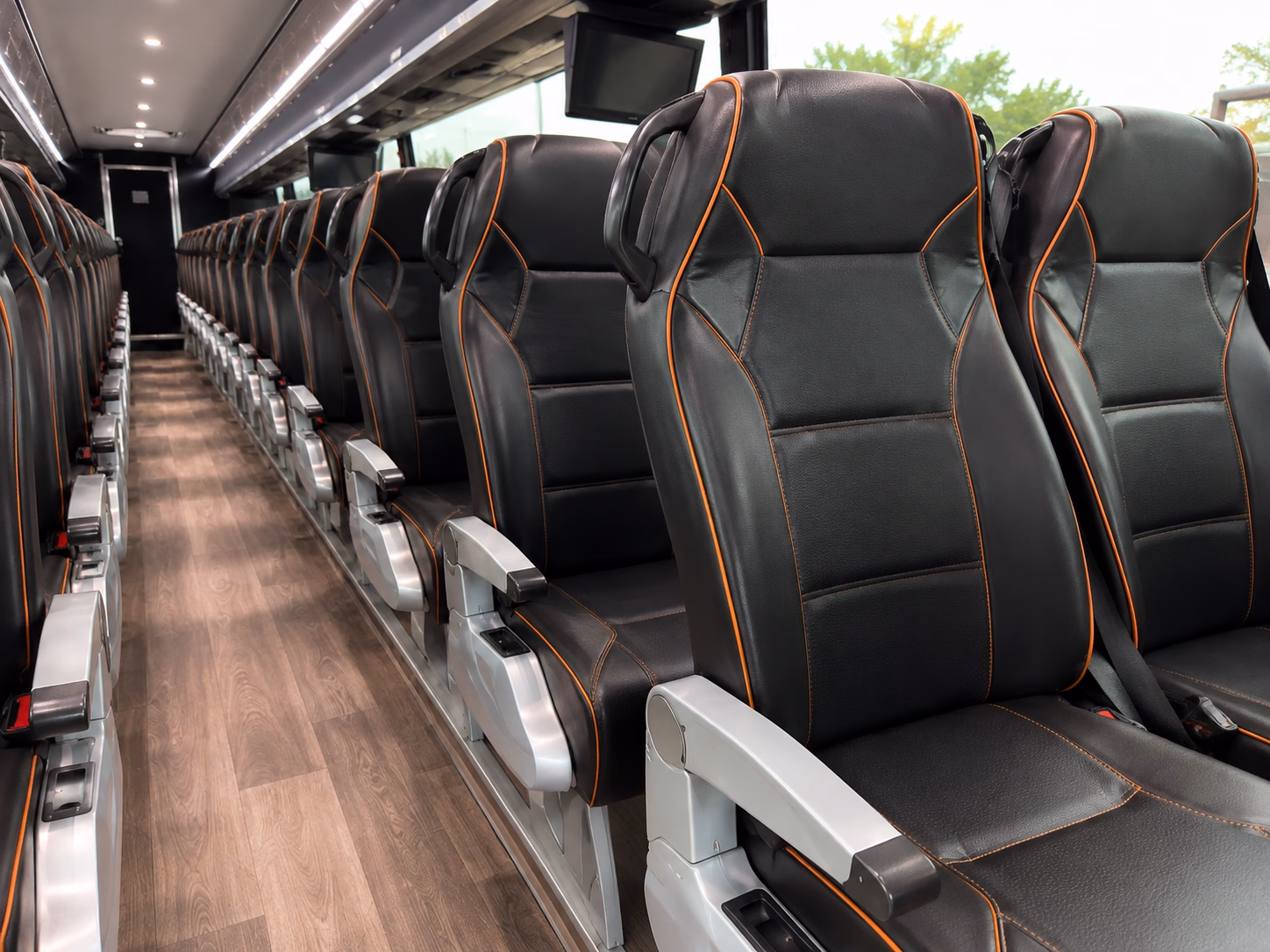 private charter buses for layovers in ventura